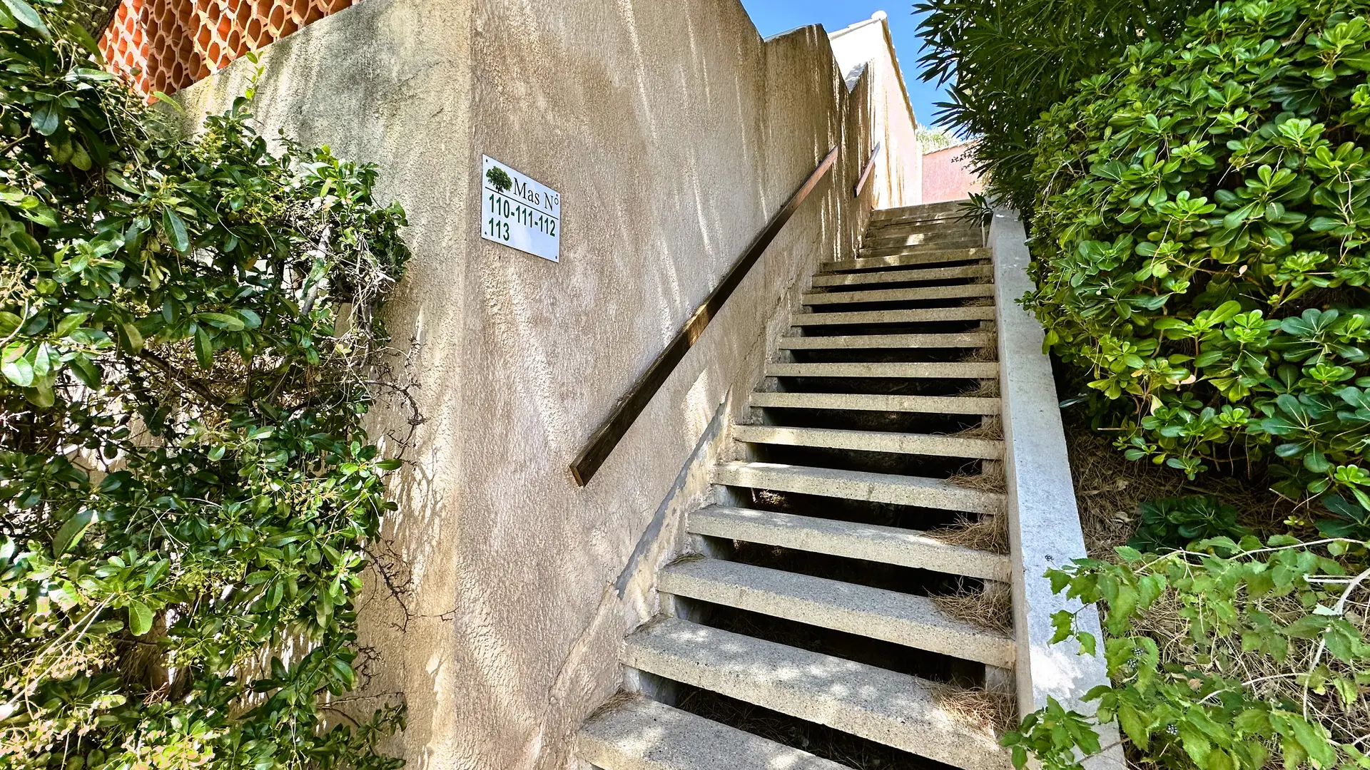 Escalier menant au mazet