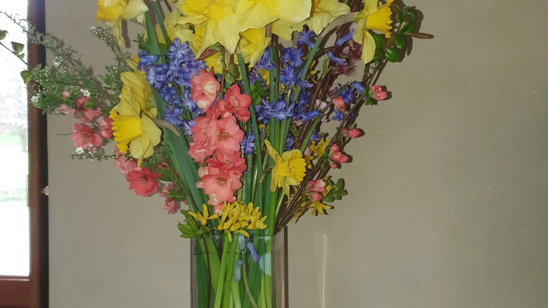 et pour vous recevoir quand la saison le permet, quelques fleurs fraichement cueillies