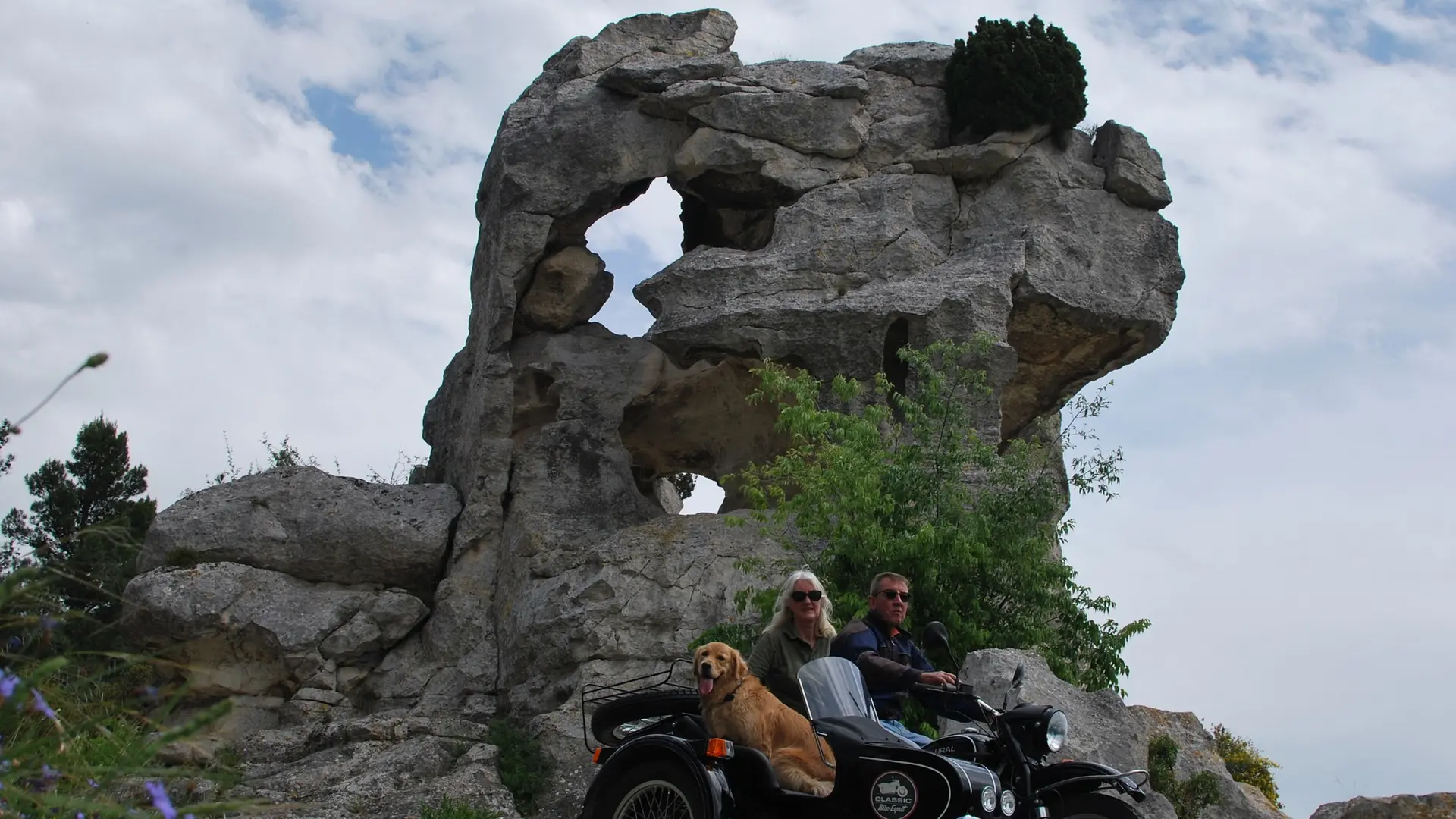 Location moto et sidecar à Saint-Rémy-de-Provence