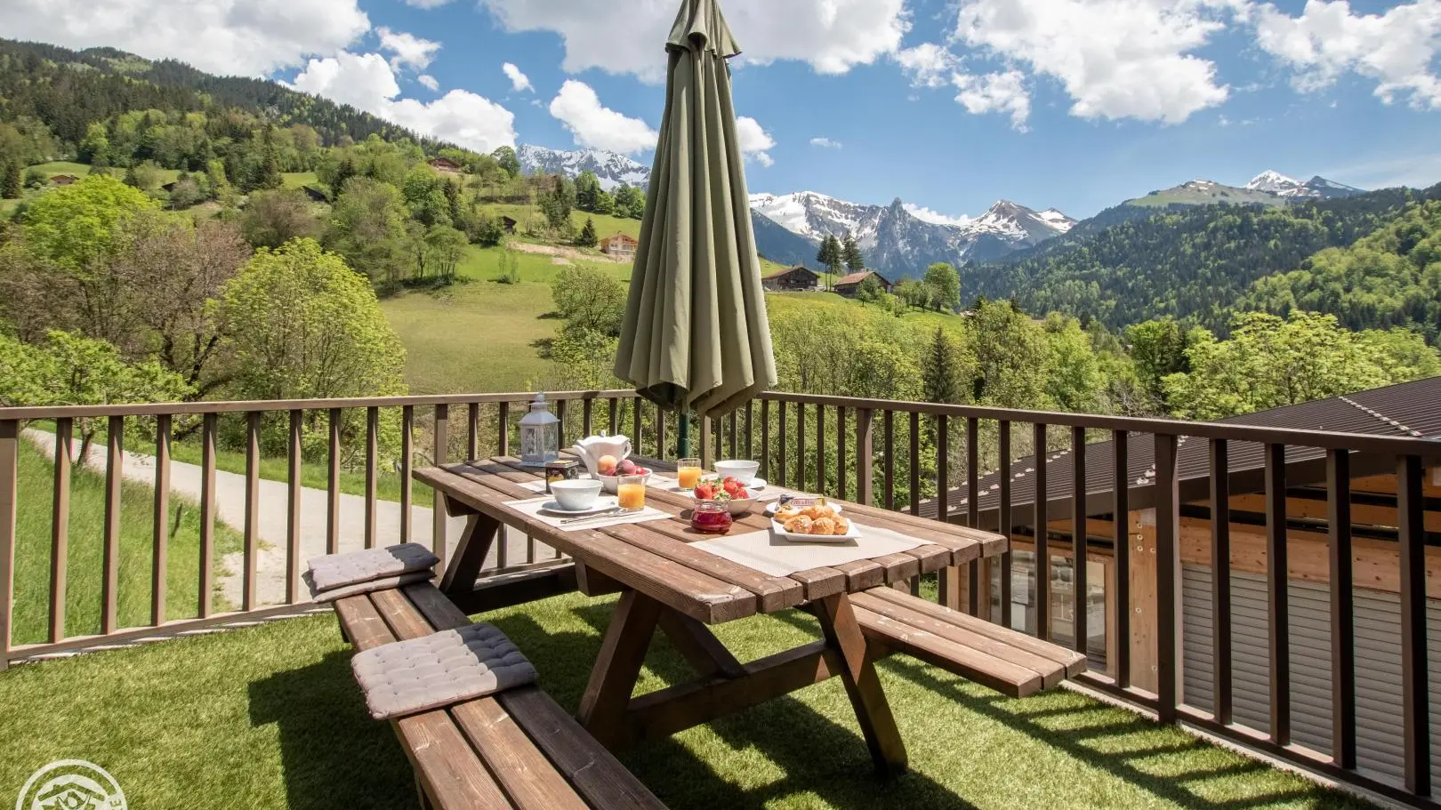 Partager un repas tout en profitant de la vue