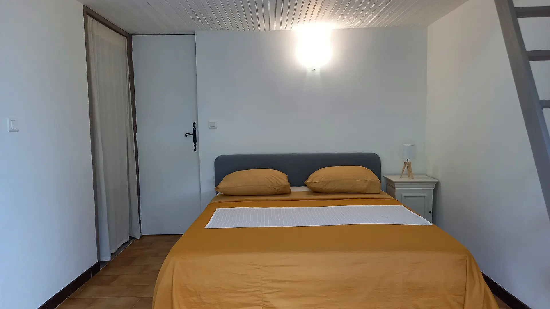 Le  Cabanon bleu - Mme Robertson_Solliès-Ville