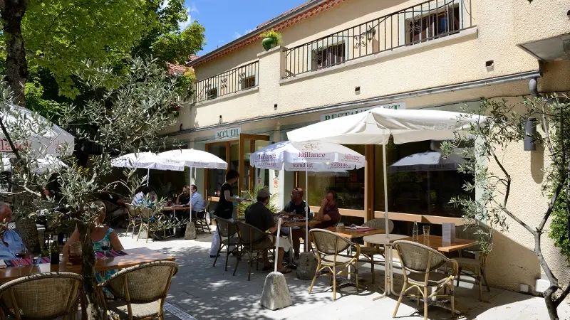 HOTEL-RESTAURANT LE MONT BARRAL