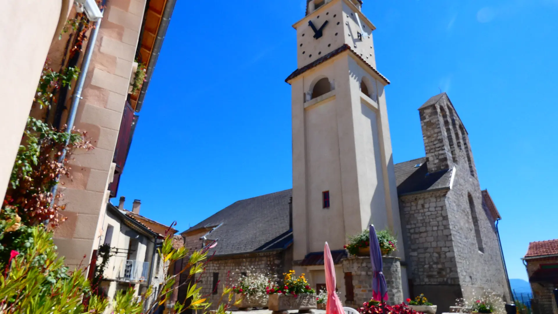 Le beffroi et l'église