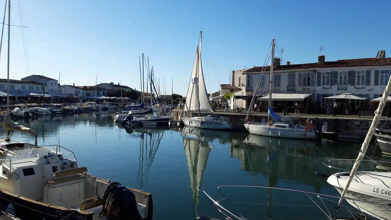 port de Saint-Martin en fin d'après-midi