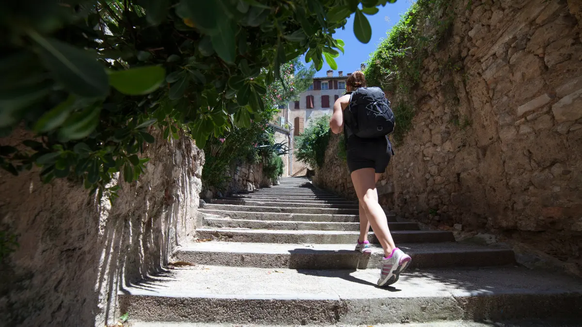 Montée au vallon des Carmes, Barjols