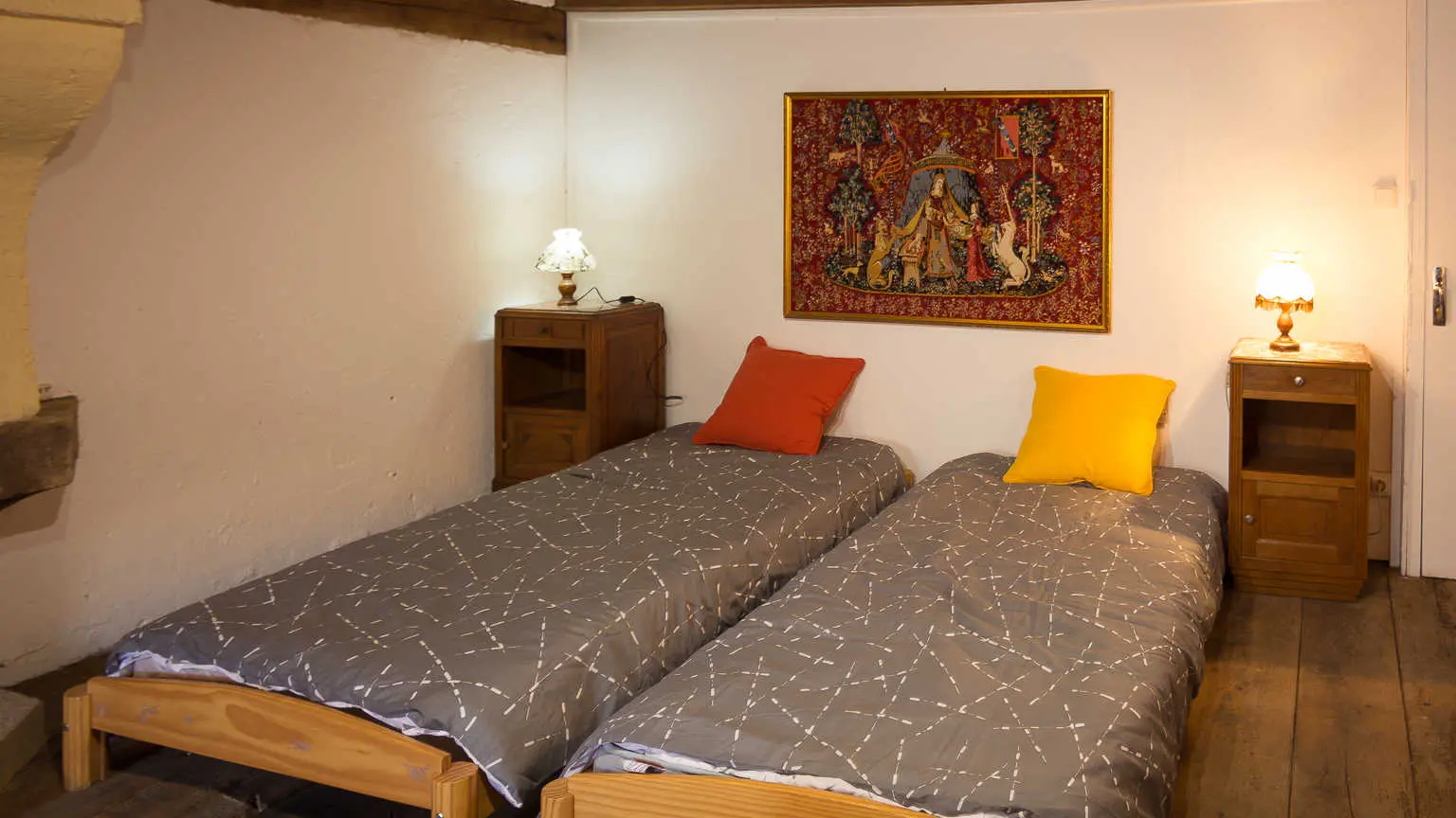 Gîte La chapelle, à Hérisson dans l'Allier en Auvergne.
La chambre médiéval pouvant accueillir 4 personnes supplémentaires