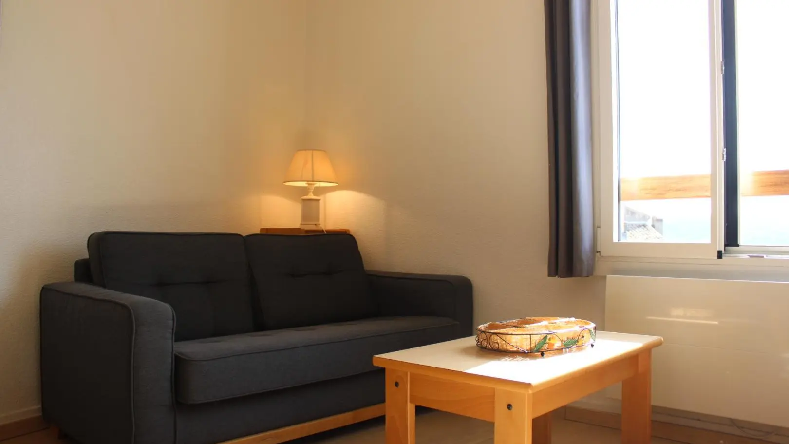 L'Escaou Quatre-Espace salon-Coursegoules-Gîtes de France Alpes Maritimes