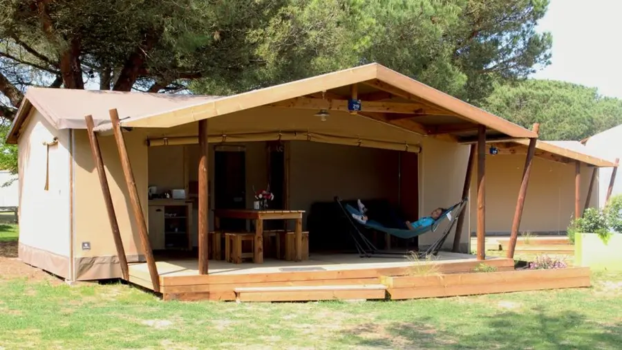 Cabane Cotton confort et sa grande terrasse de 11m²