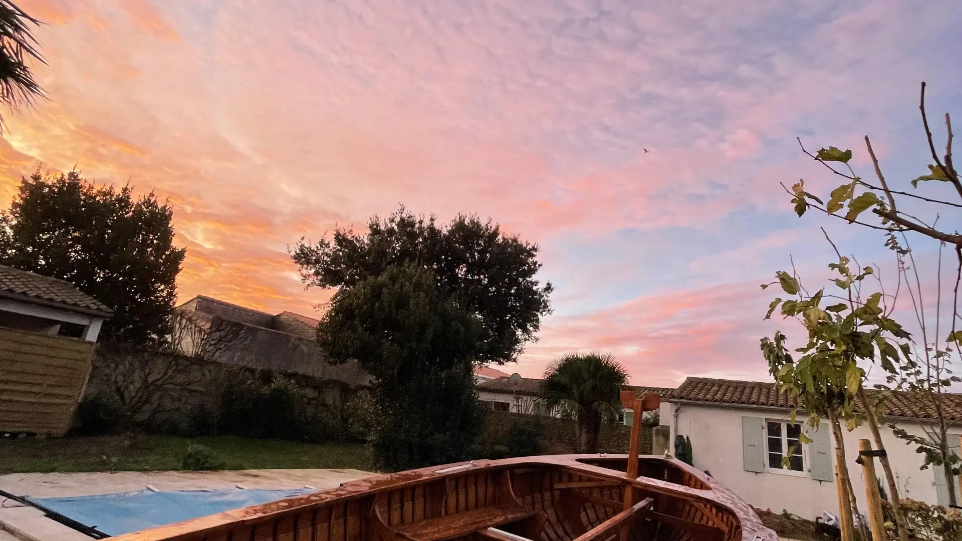 Au bord de la piscine