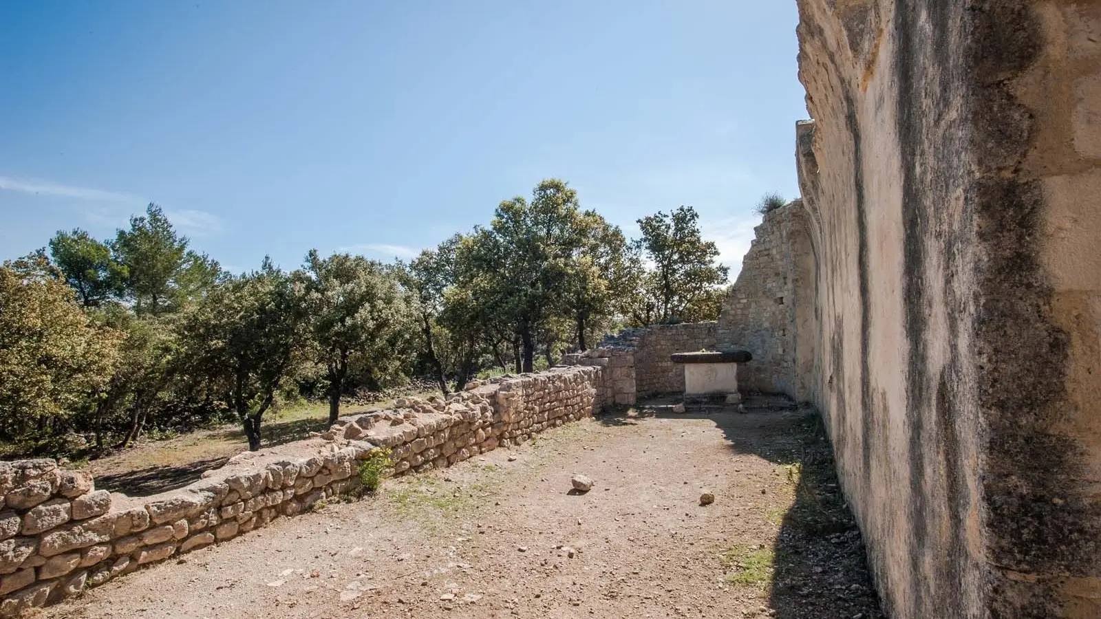 Chapelle et ermitage Saint Julien - Jean Paul Villegas