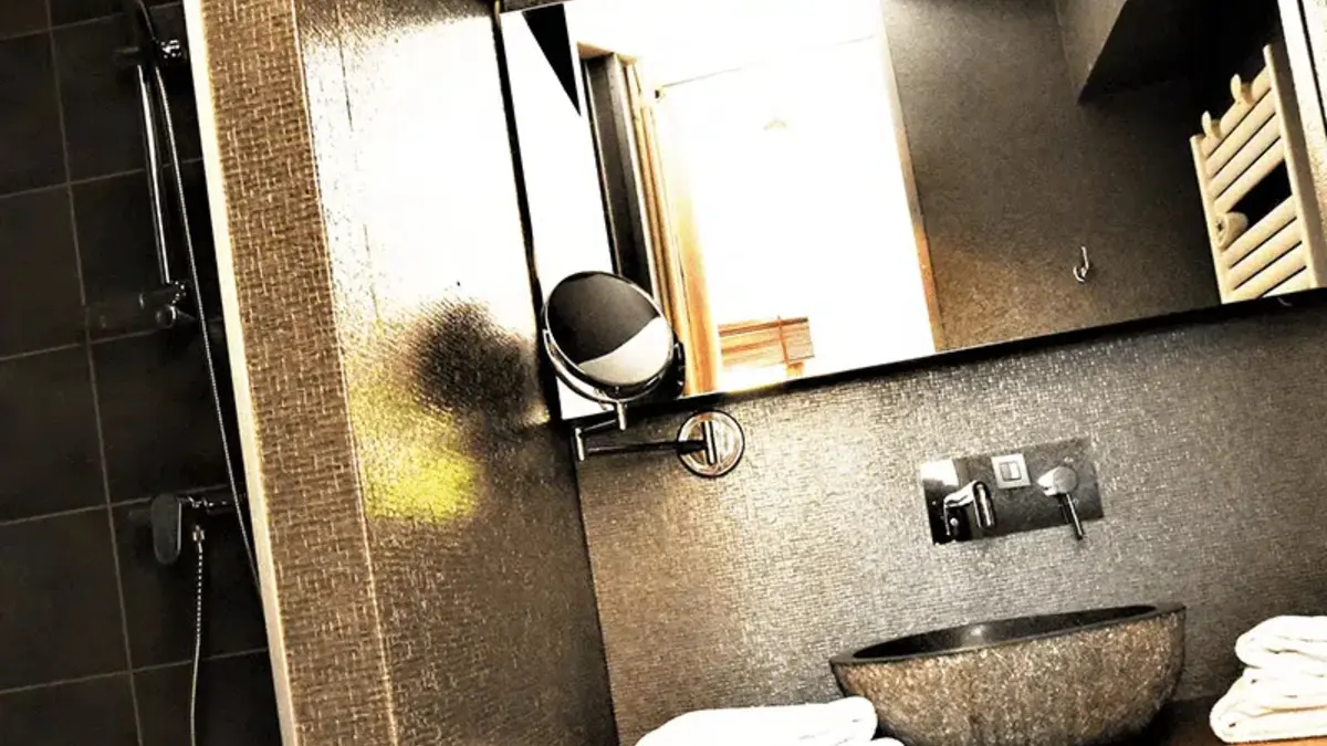 Auberge des Clarines au Châtelard : Chambre confort n°4 - salle de bain