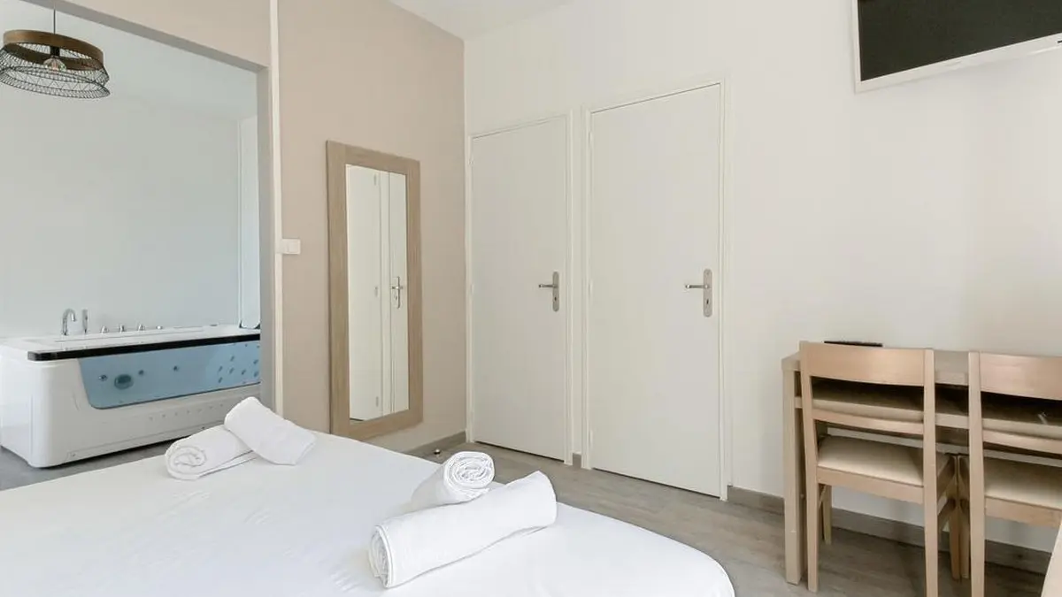 Spa télé et bureau