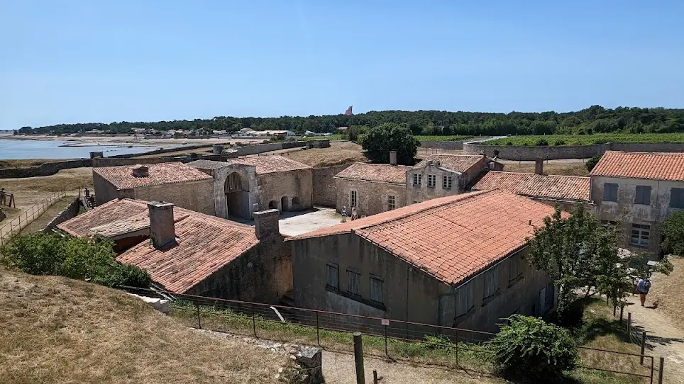 Fort La Prée en hauteur