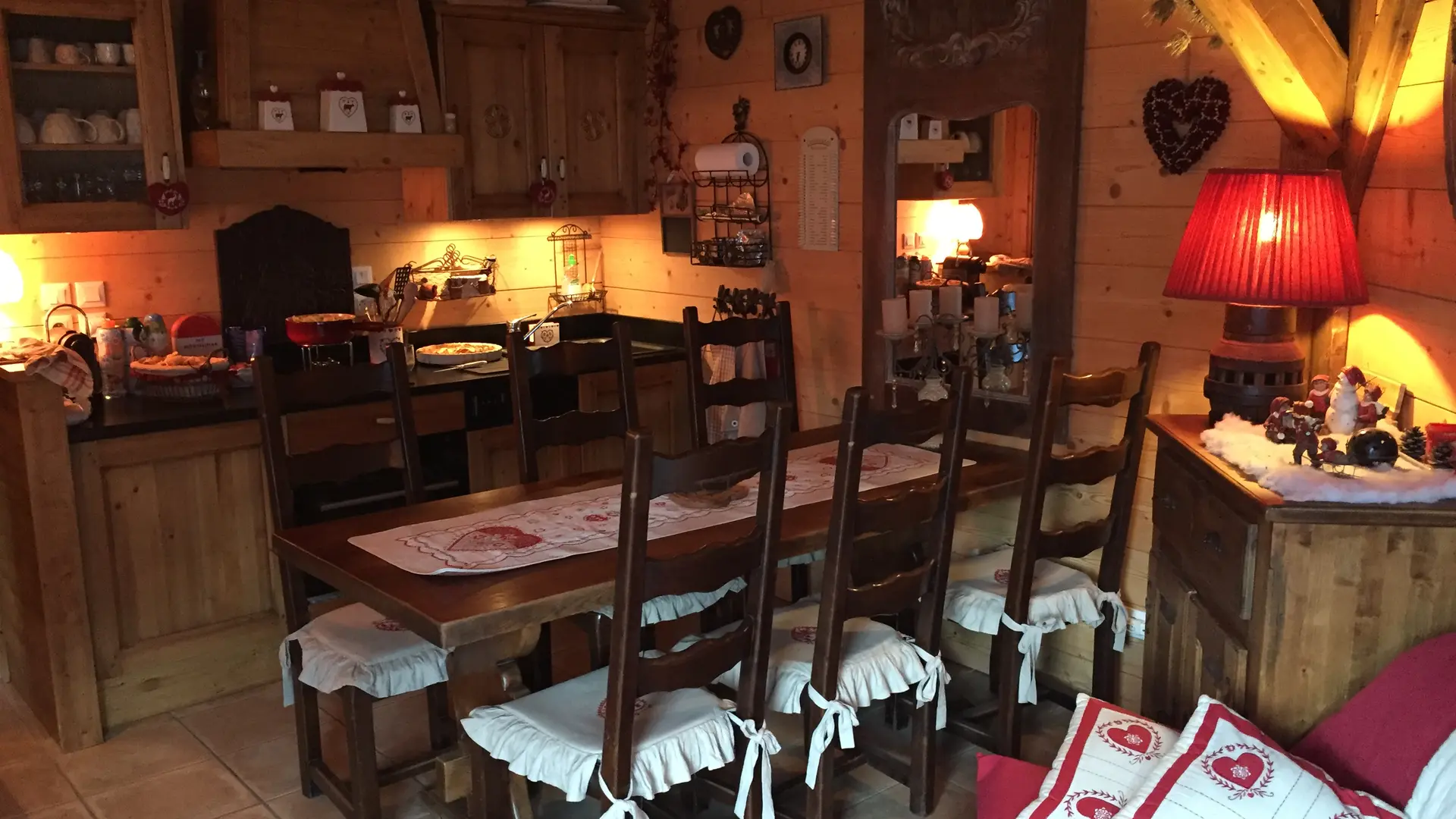 Salle à manger et cuisine