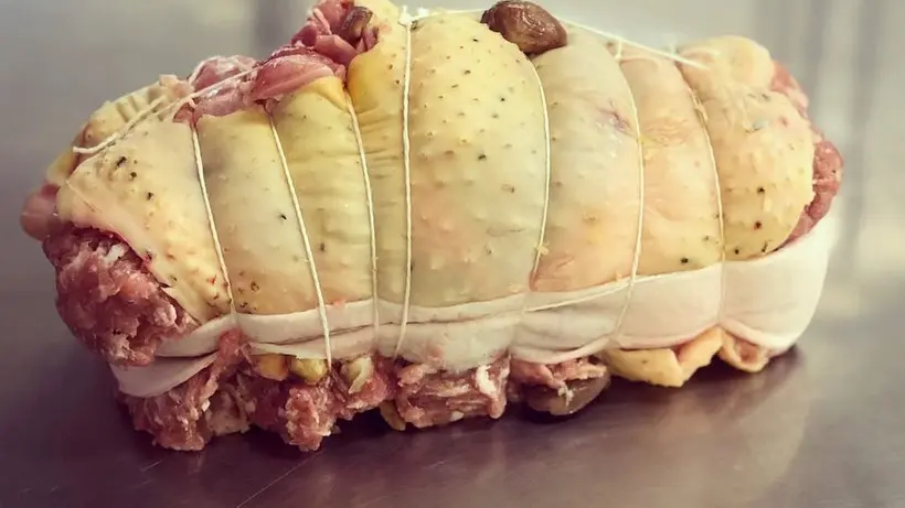 Dinde desossée farcie