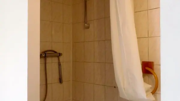 Salle d'eau chambre mauve