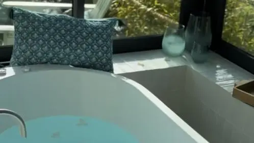 Bain dans la chambre Etang