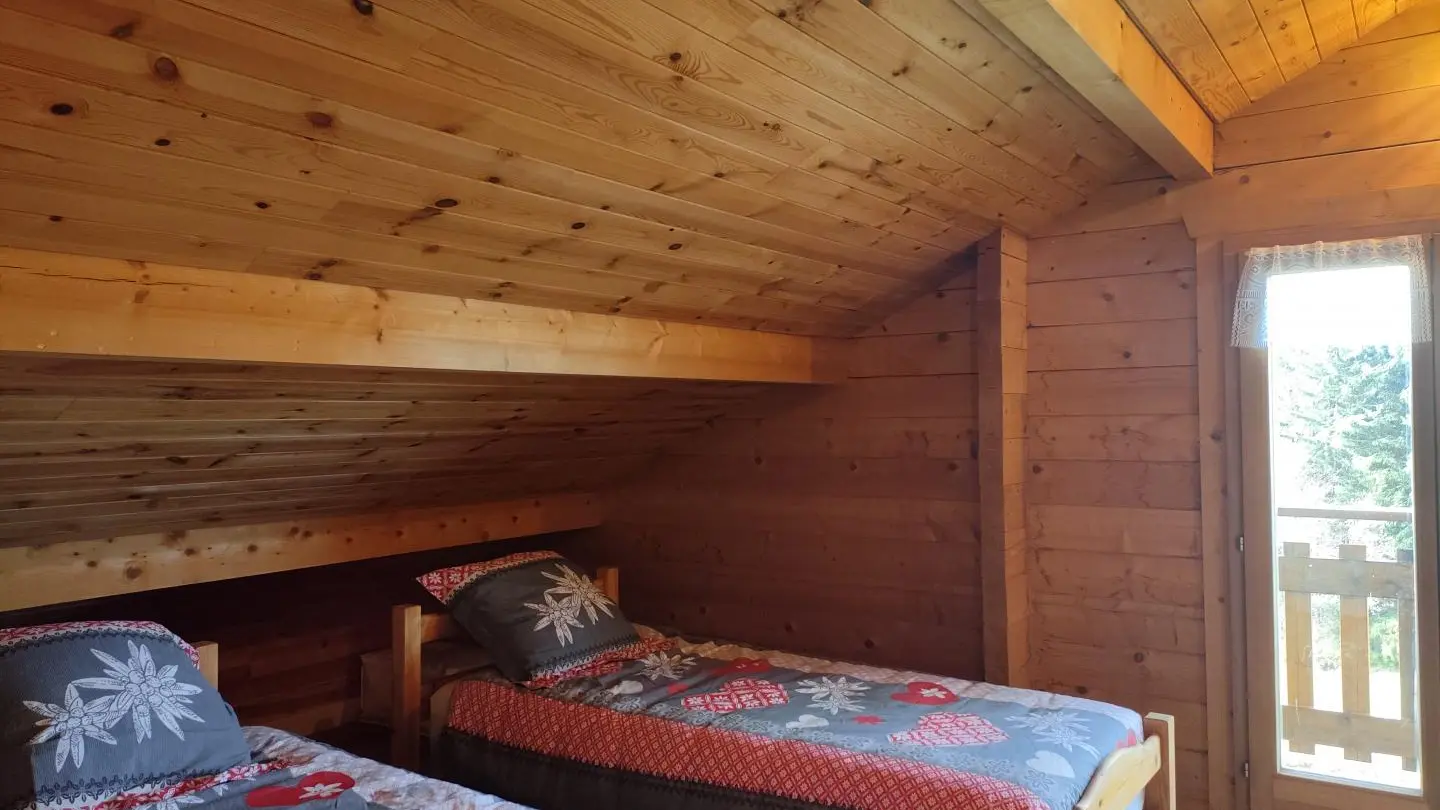 Chambre 4 : deux lits 90 (pouvant se jumeler en lit 180).