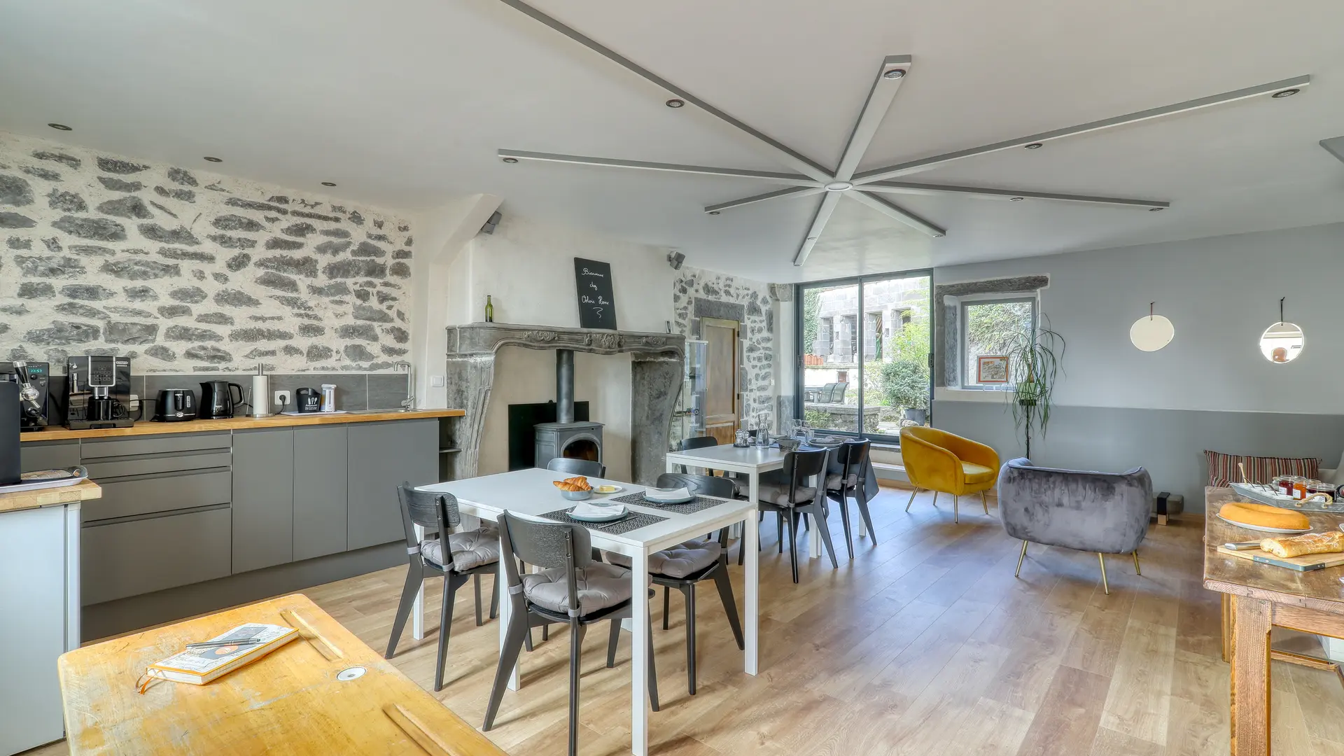 Salle restauration et petit-déjeuner