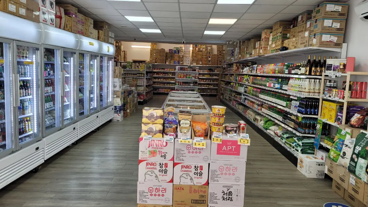 vue à l'intérieur du commerce