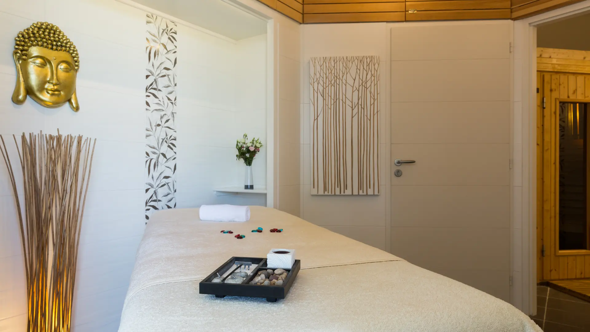 Spa et table de massage