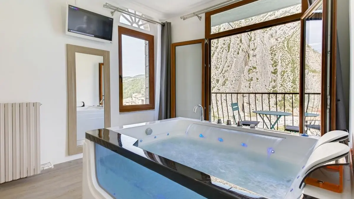 Spa vue sur la Baume