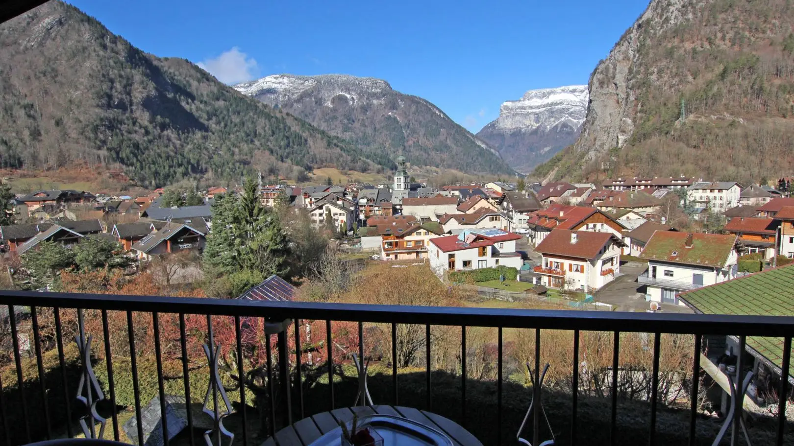 Vue dominante sur le village.