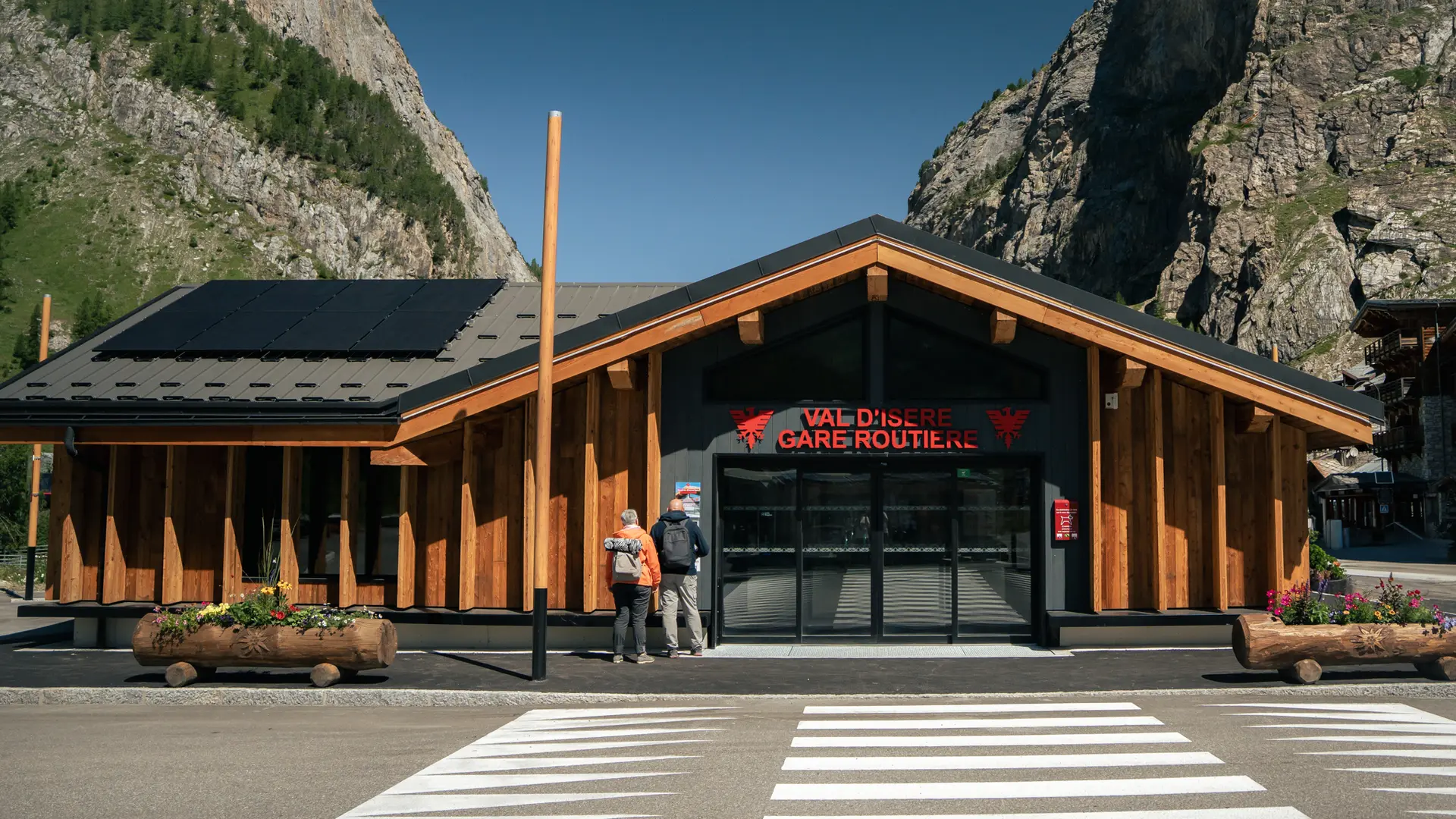 Gare routière de la Daille en été