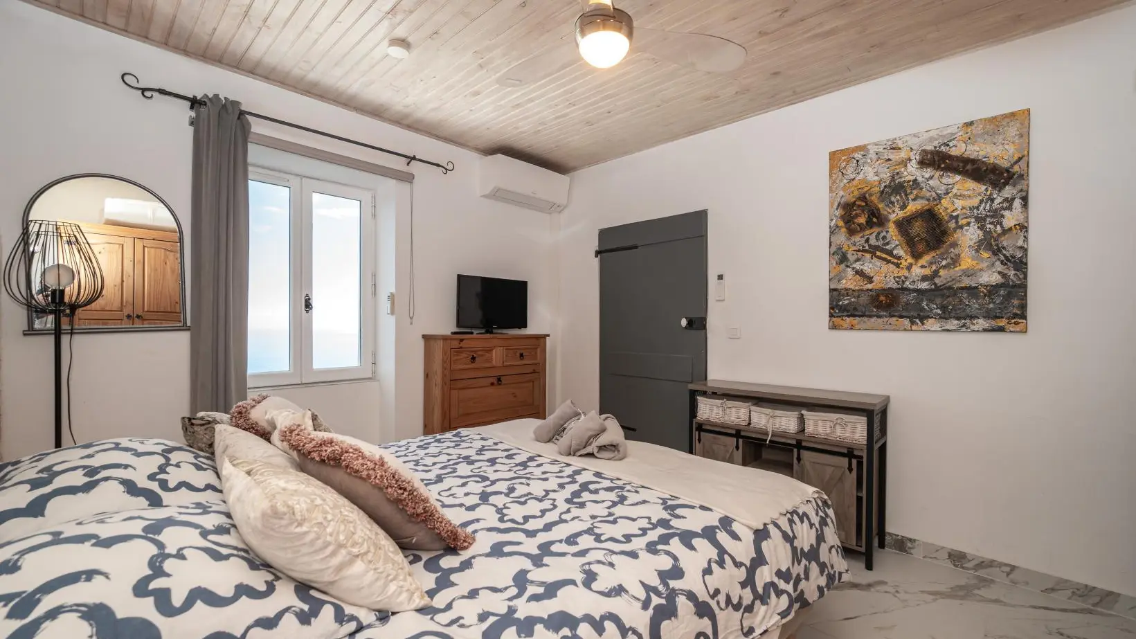 L'Amandier-Chambre-Mas d'Angeline-Beausoleil-Alpes-Maritimes