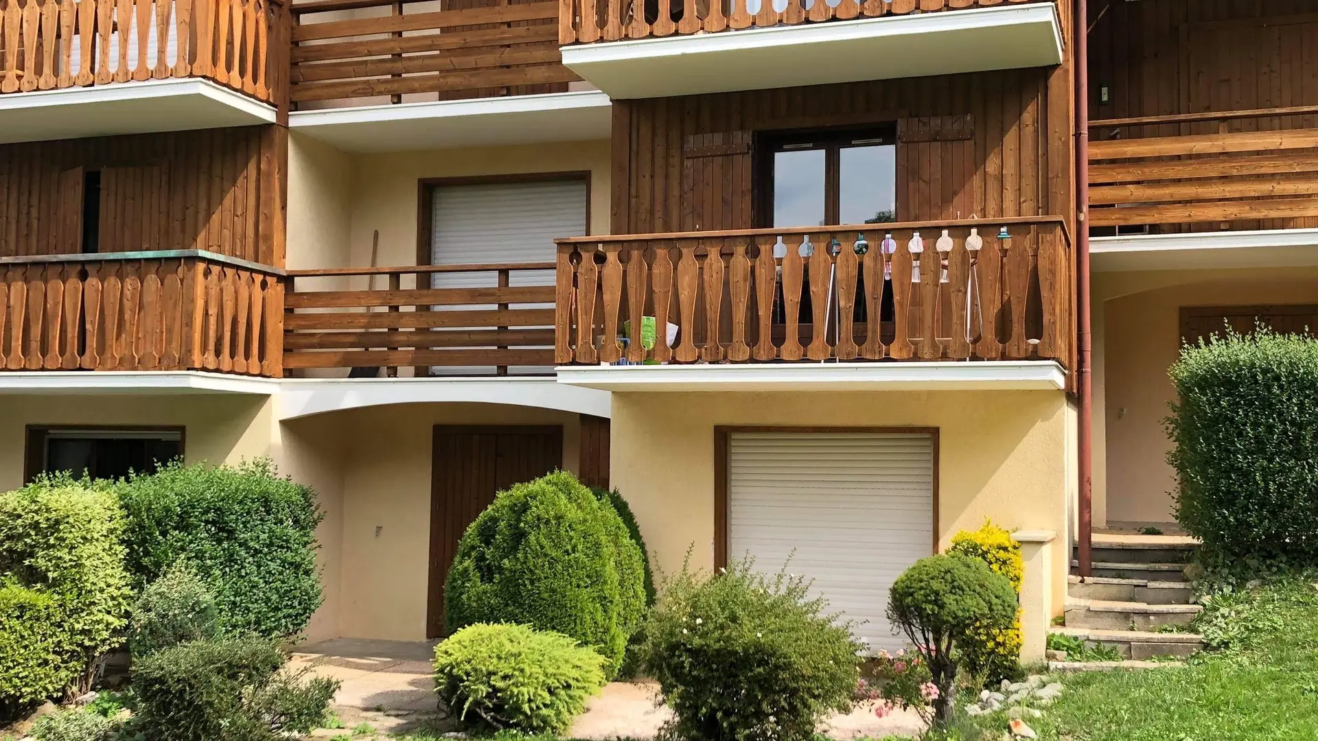 logement au 1er étage avec balcon