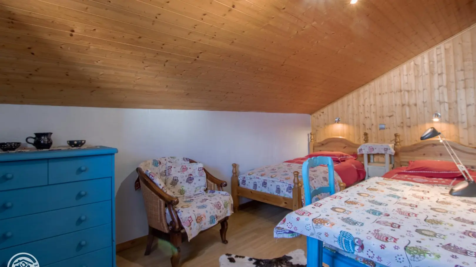 A l'étage, chambre 3, avec 2 lits 90cm.