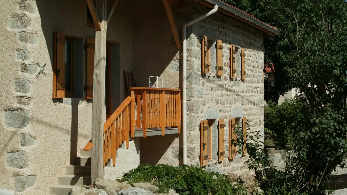 Ferme rénovée en deux gîtes mitoyens et indépendants (réf.1427 & 1435).