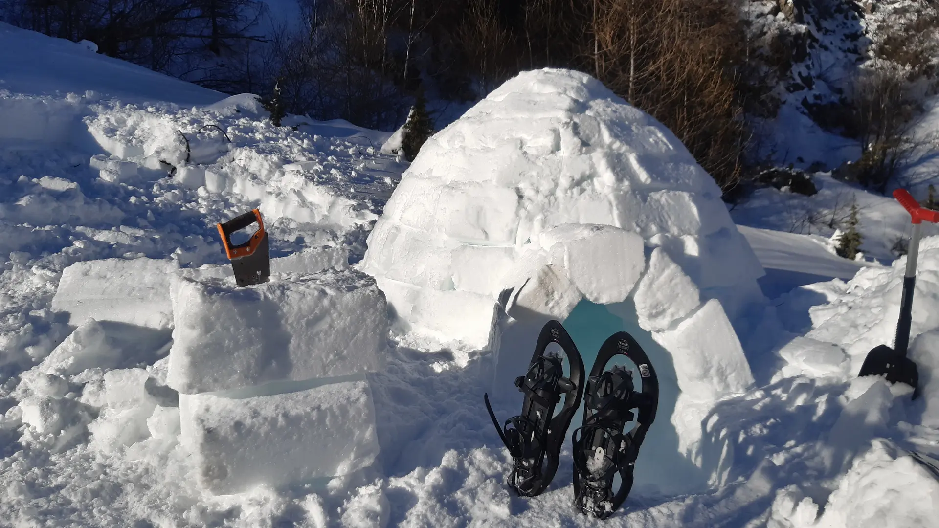 Construction d'igloo avec Gil Streichert