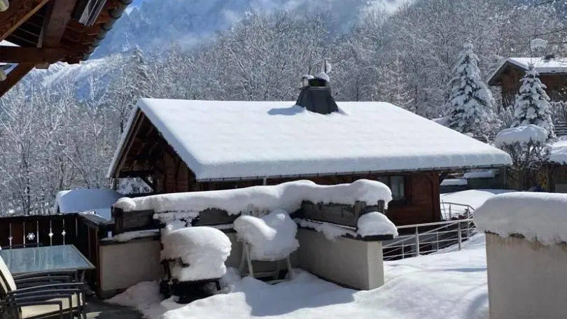 Terrasse en hiver - vue splendide  sur l'aiguille du midi