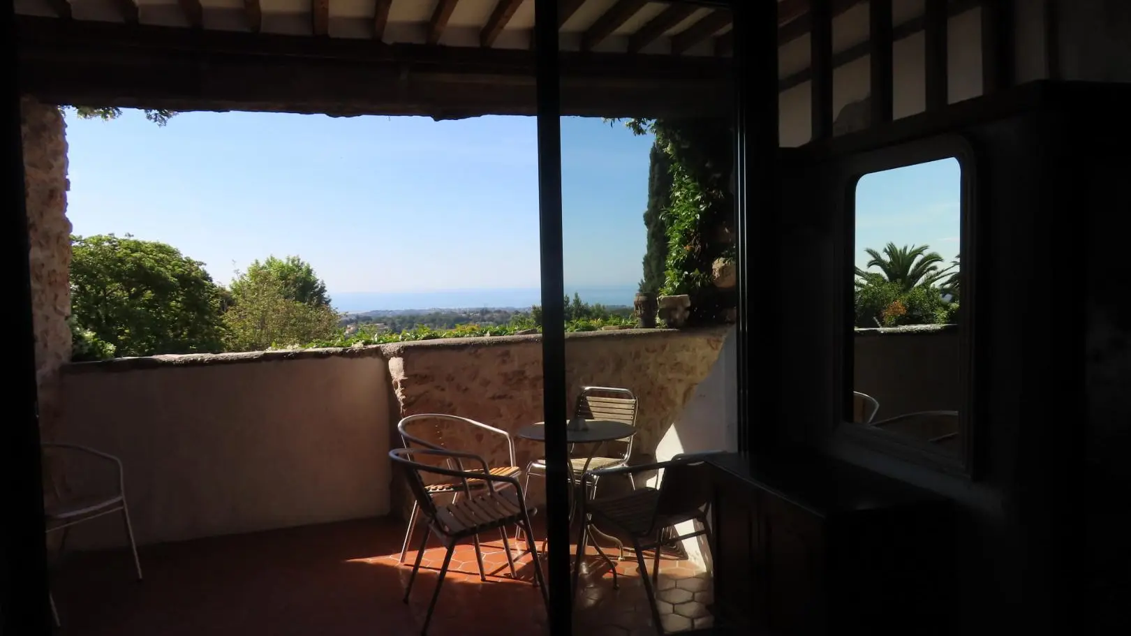 Terrasse - La Ferrage - Gîte de Groupe St Jeannet - Gîtes de France Alpes-Maritimes