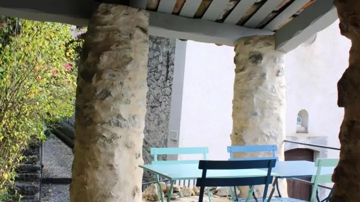 Terrasse Gîte Vernis à Gars - Gîtes de France Alpes-Maritimes