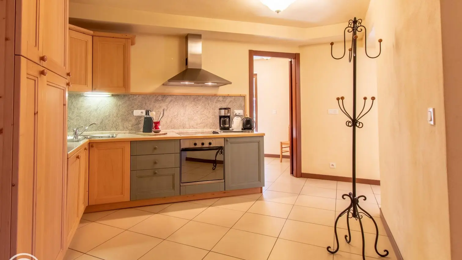 Cuisine et accès chambre