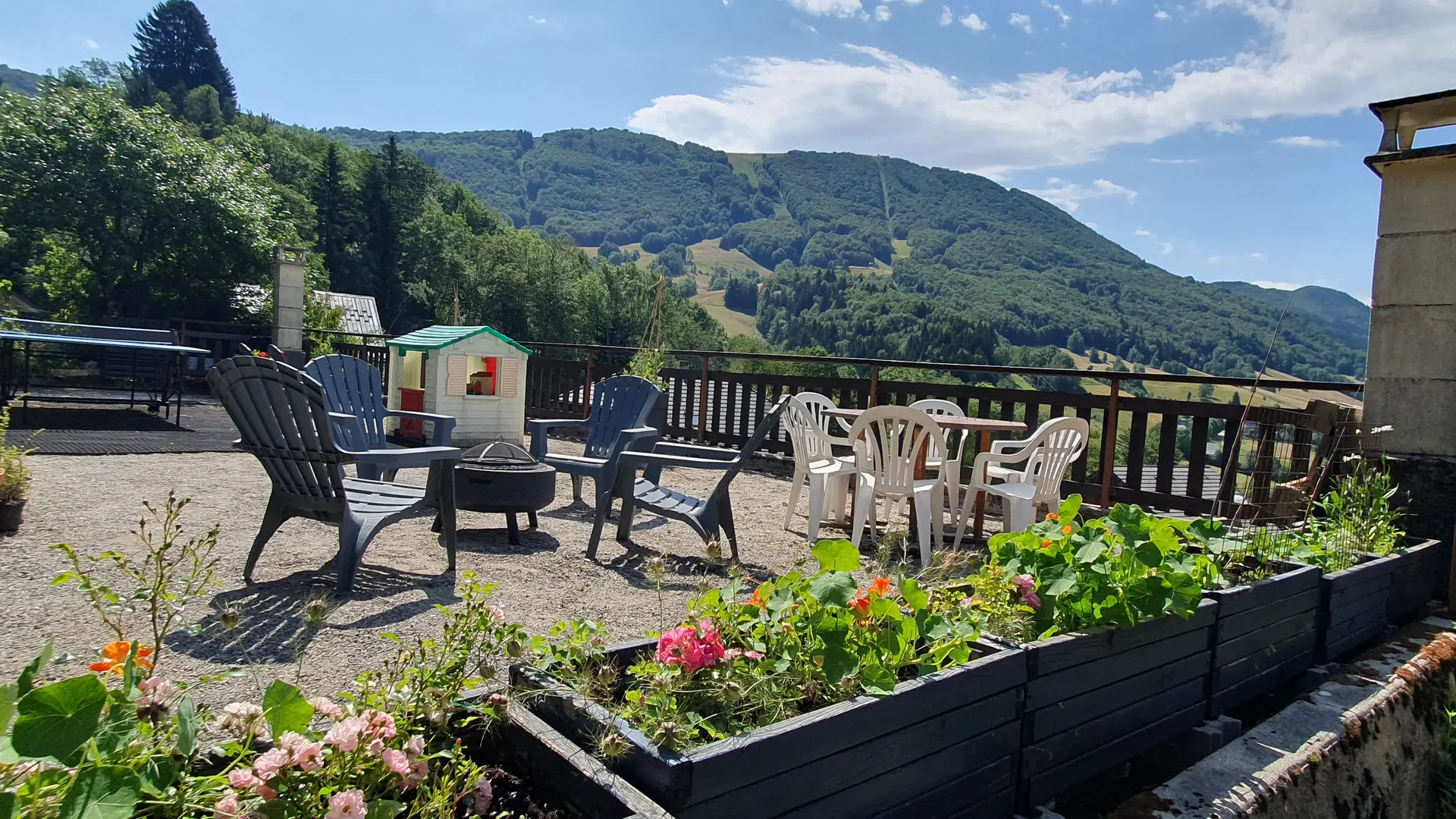 espace terrasse commune  aux appartements