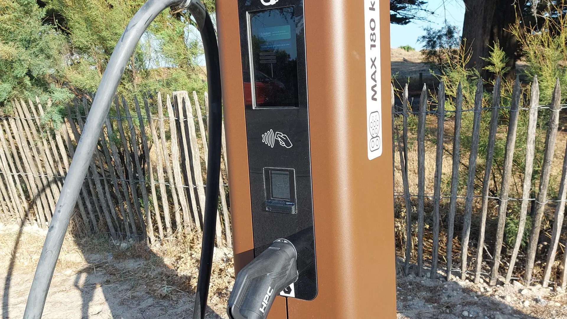 Puntos de recarga para coches eléctricos en Sablanceaux