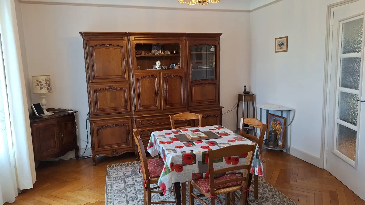 Séjour vers hall entrée appart Le Champ de Mars