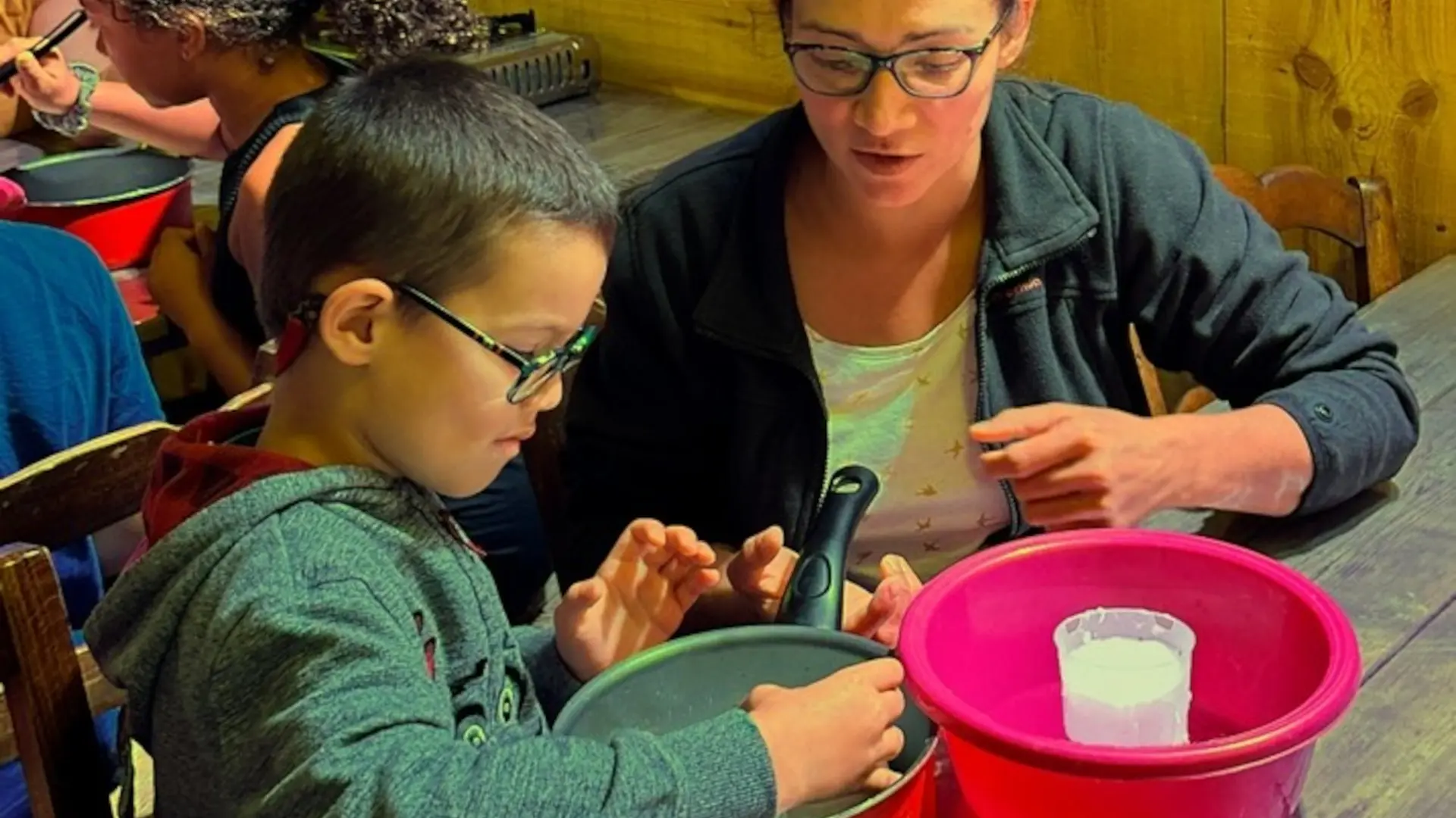 On le met dans une faisselle