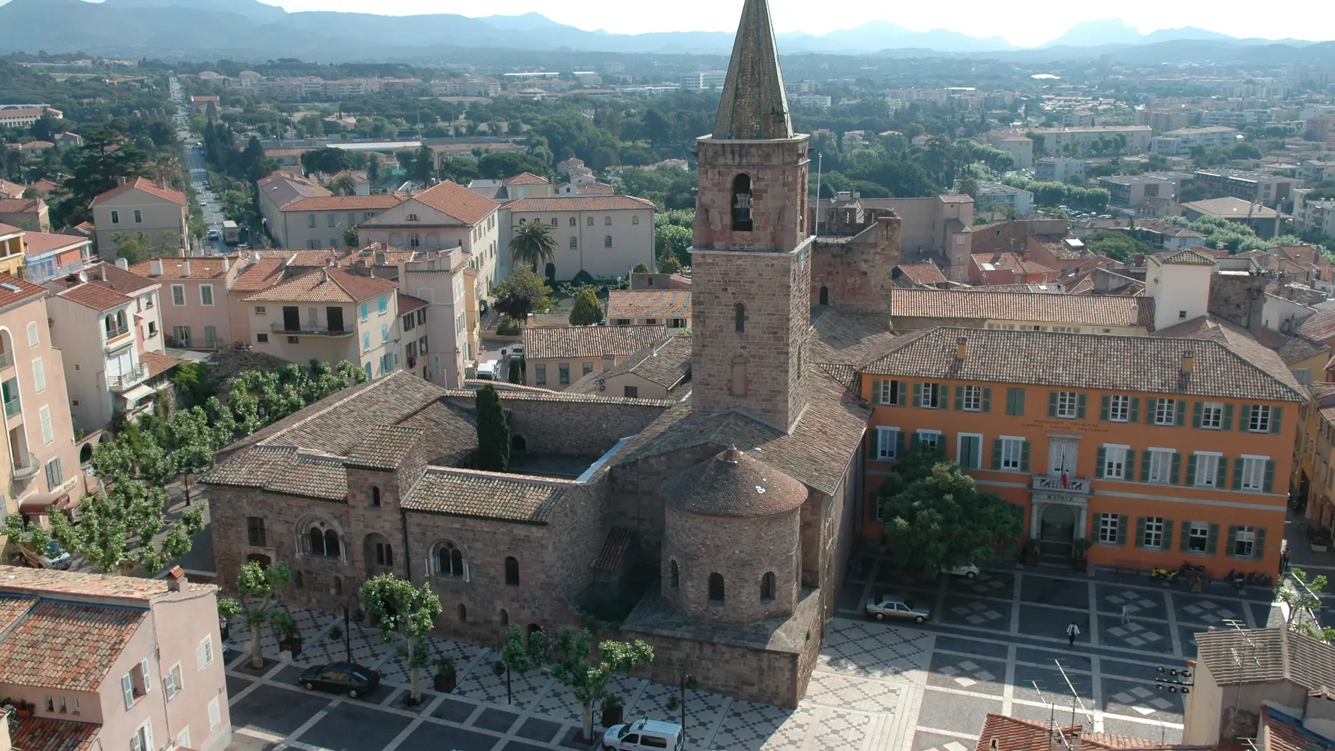 Cathédrale Saint-Léonce