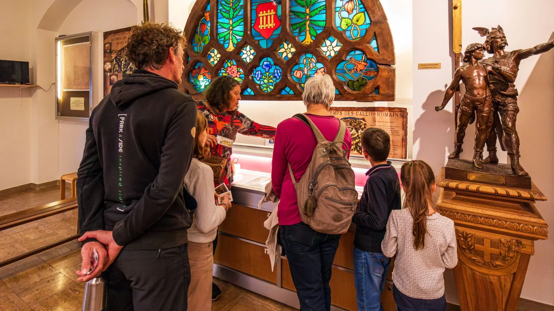 Famille au Musée