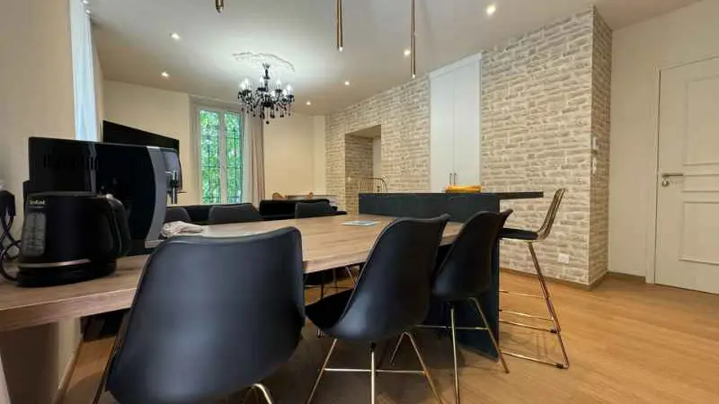 A Château-Ville-Vieille