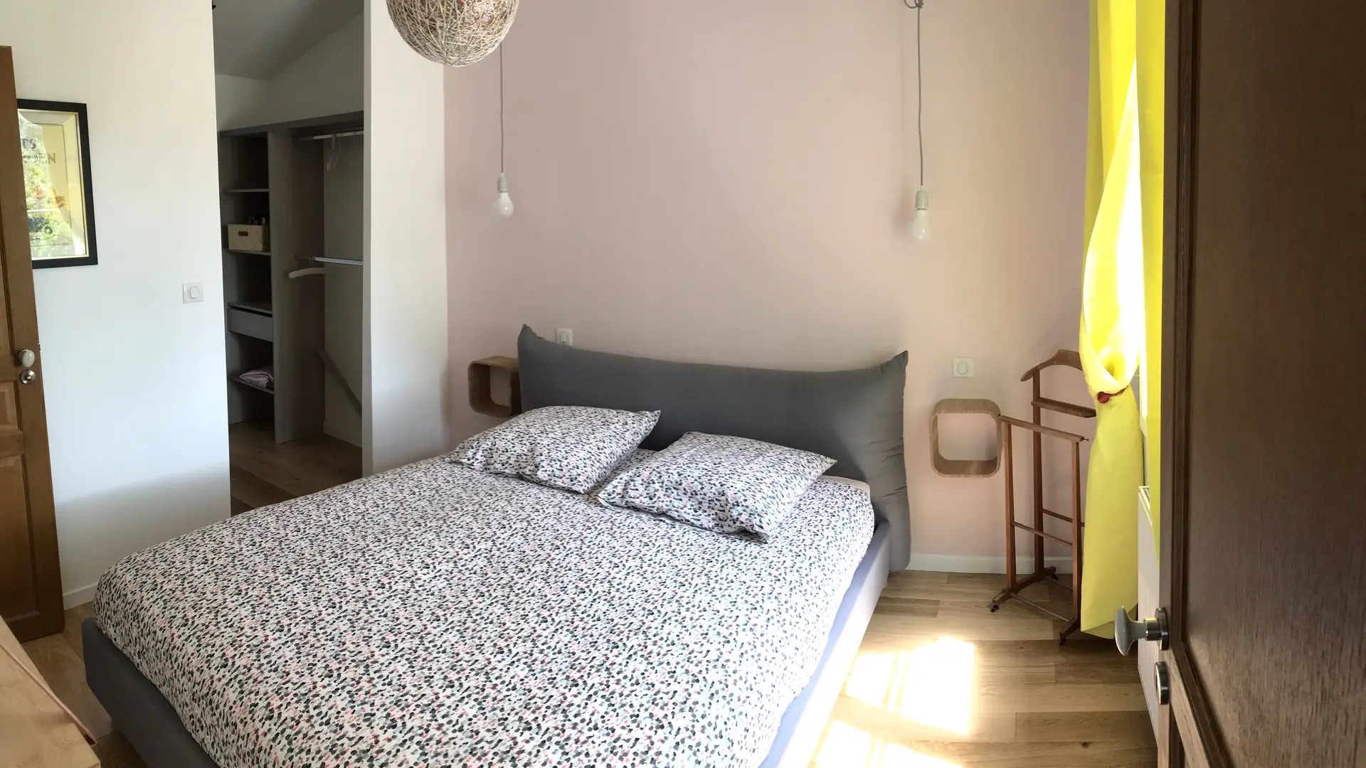 Garden Side Room