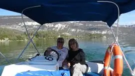 locationbateauamoteuraixlesbainsrivieradesalpesbateaubleuducanal