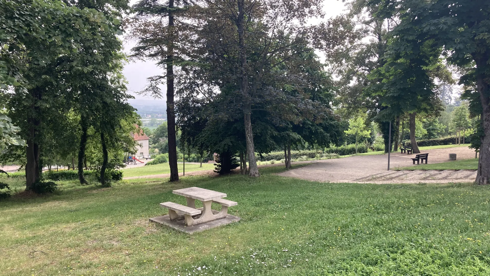 Parc du 6 juin 1009 Moras en Valloire