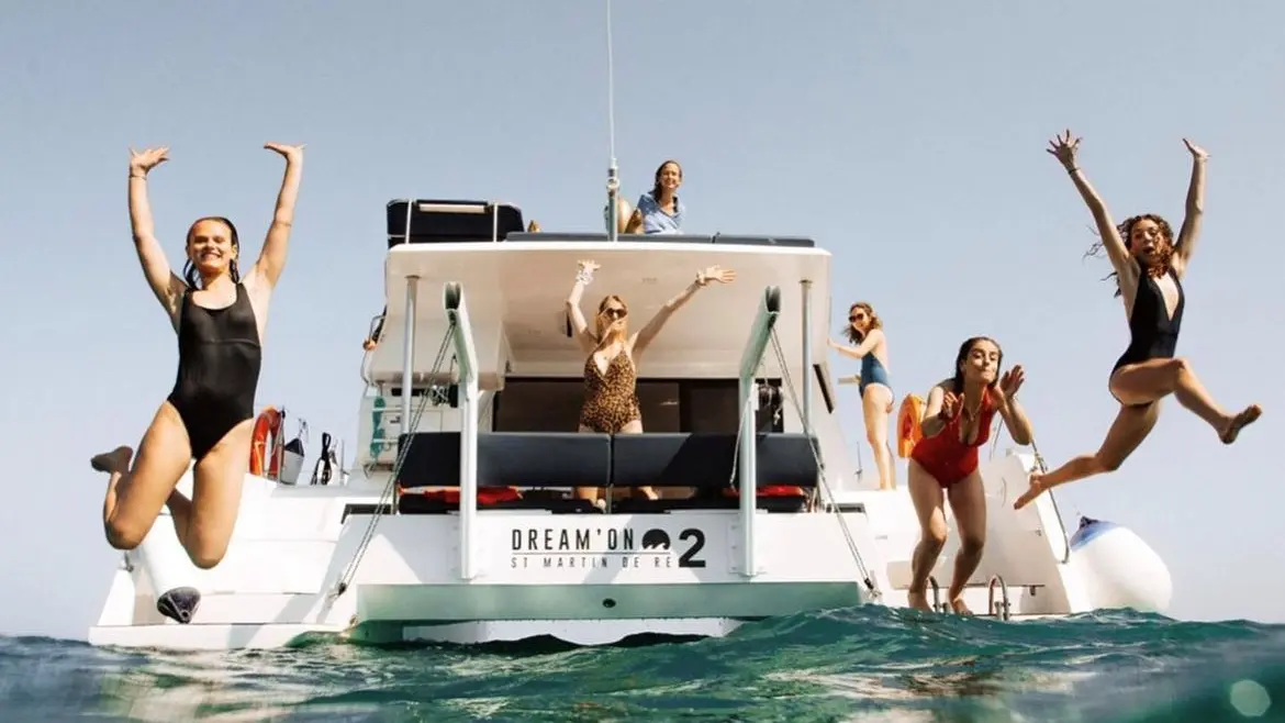 Balade de 2 heures en catamaran et baignade