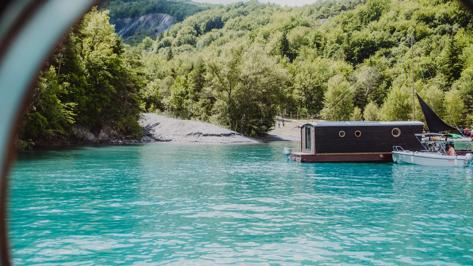 Les Toues cabanées du Lac