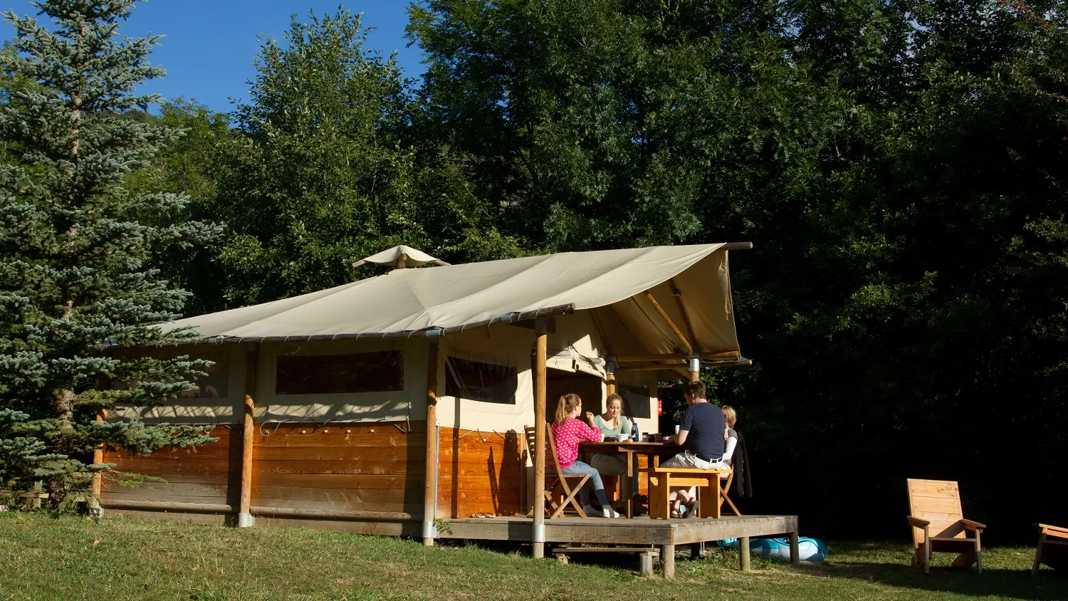 Camping 'Les Rives du Lac' à Veynes